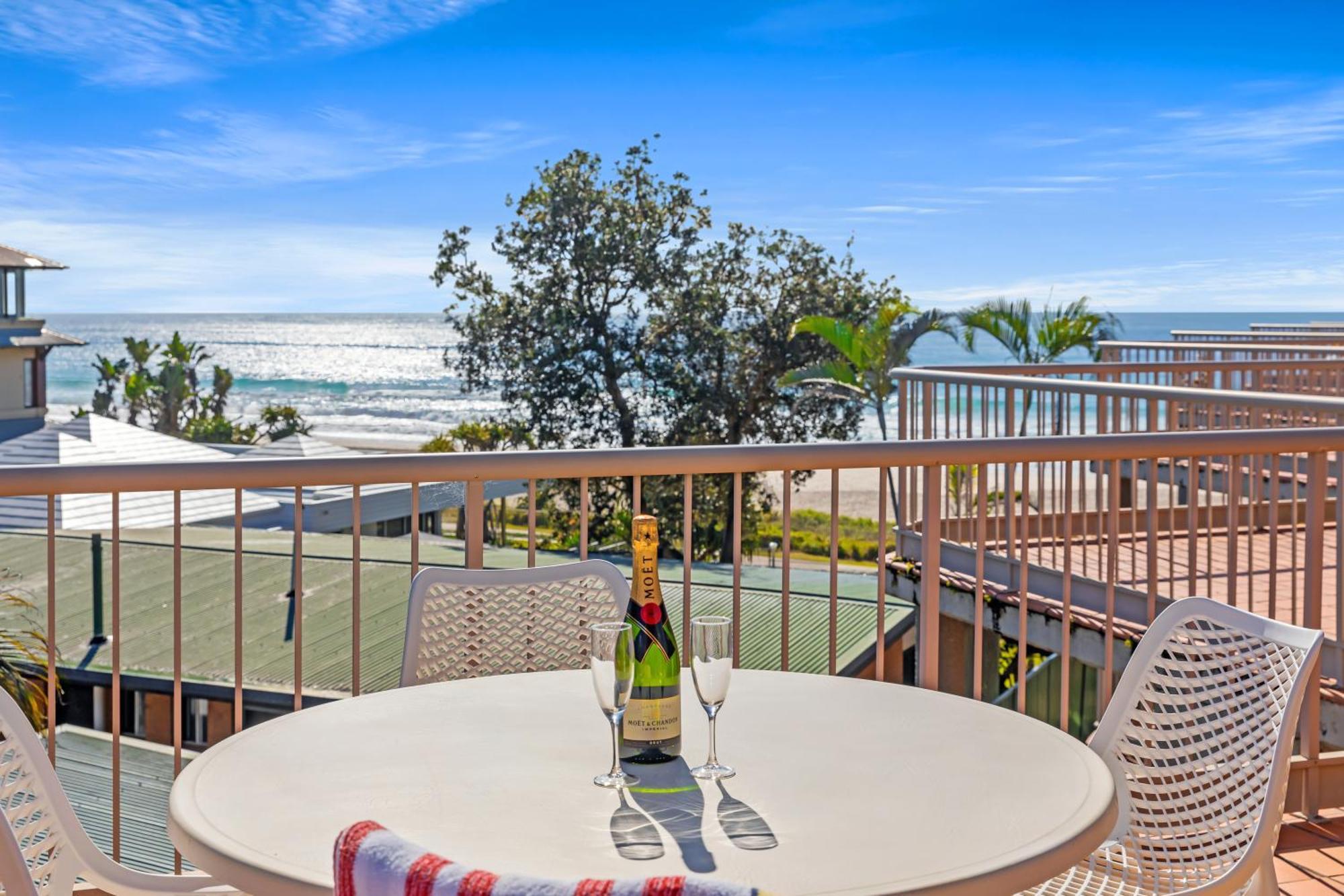 Sanctuary Beach Resort Голд-Кост Экстерьер фото